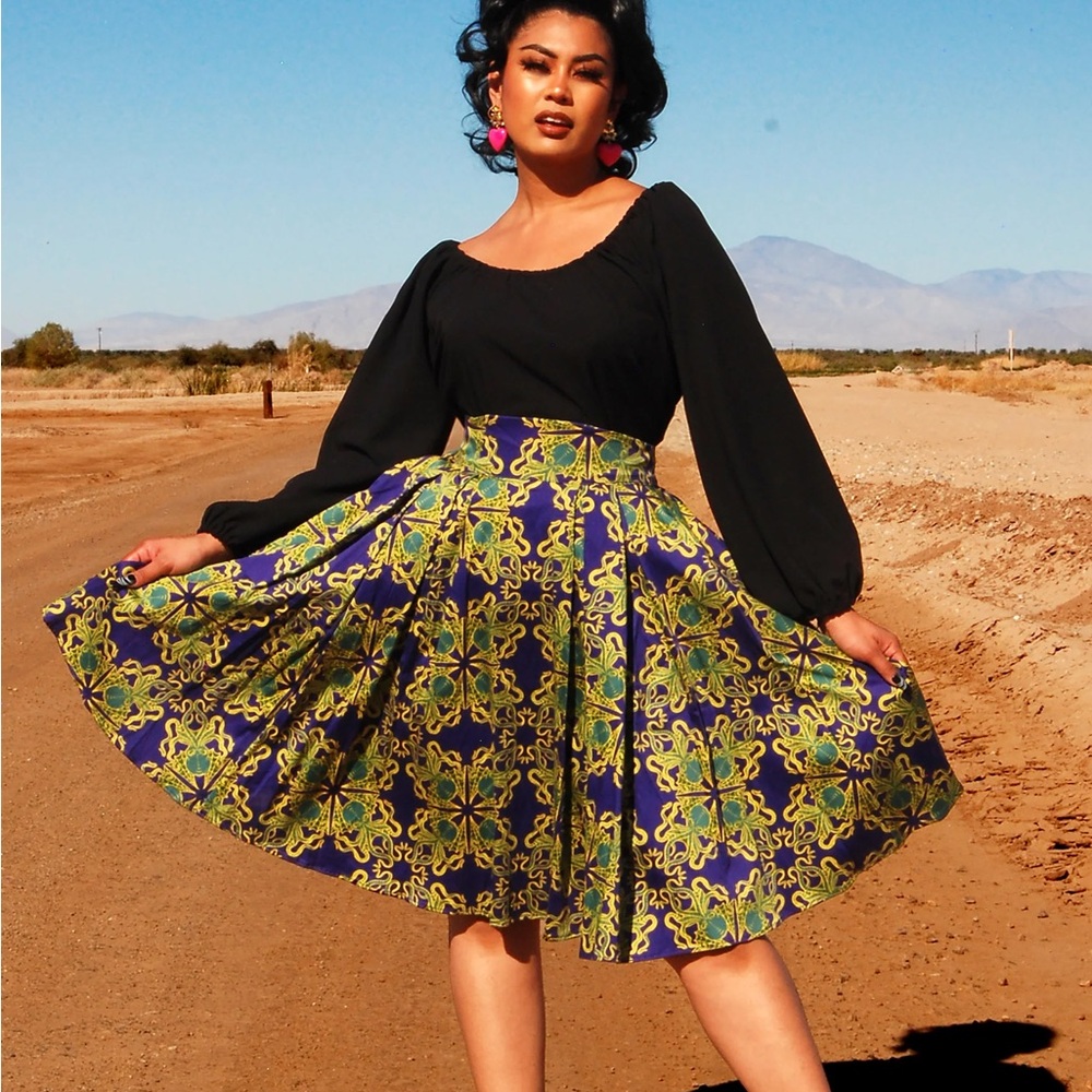 NWT - Pinup Couture (PUG) Long Jun Skirt in Daddy Cthulhu Sateen - Size Large